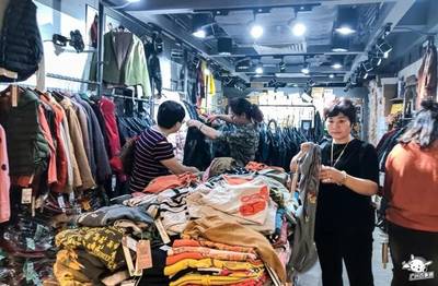 凌晨四點，廣州白馬 淘寶服裝帝國的批發(fā)心臟